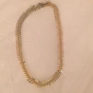 Short gold arrow necklace